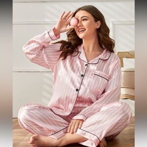 New satin pink and white pajamas set size 3xl